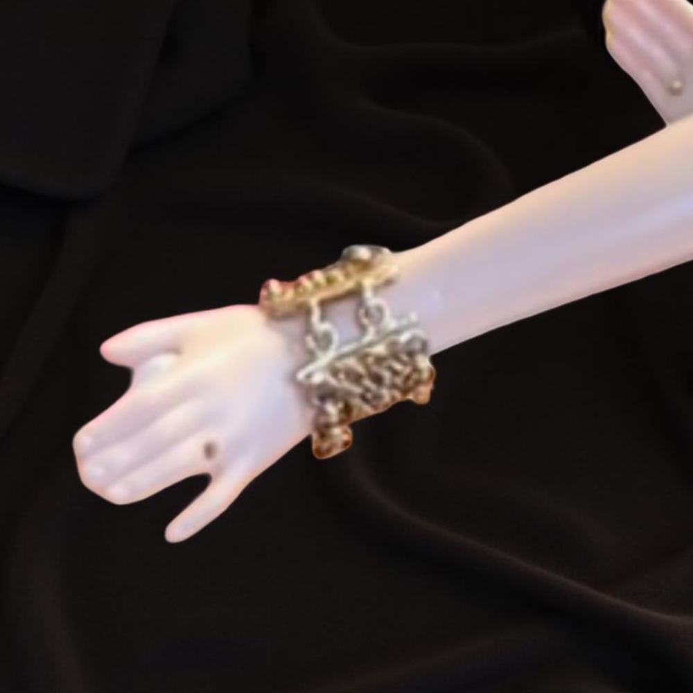 Barbie Doll Juicy couture 2004 Beverly
Hills (2008) Chiffon dress & jewelry - Picture 7 of 16